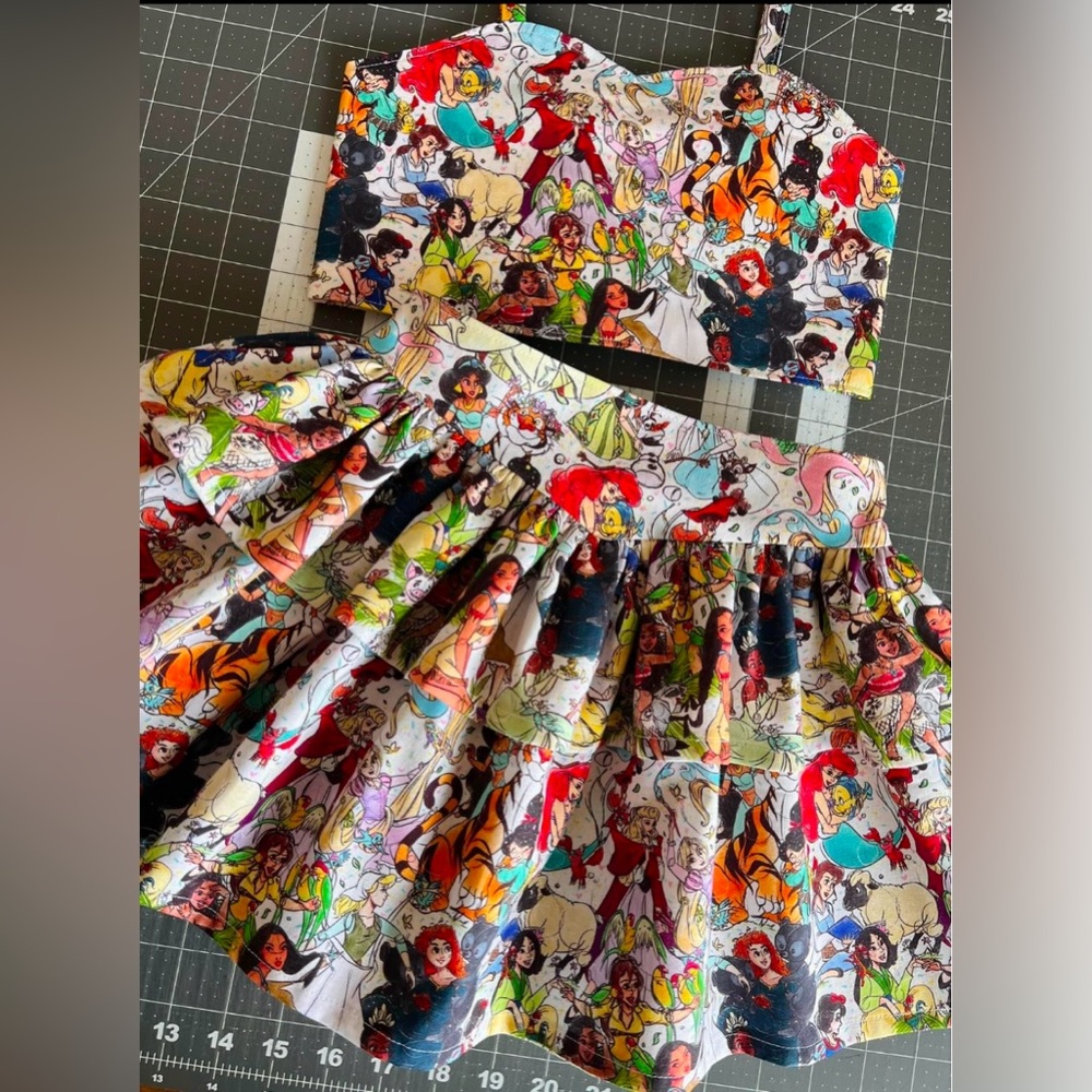 Happy Harlow Disney Princess crop set Size 6 Brand New